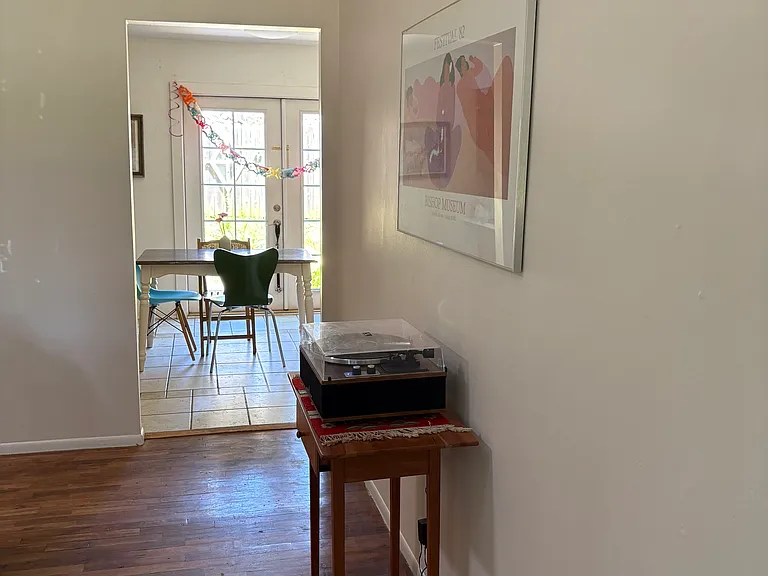 Living room to dining area