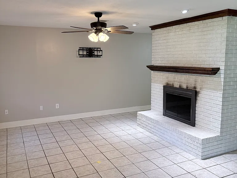 5702 Haley Rd — Photo 2