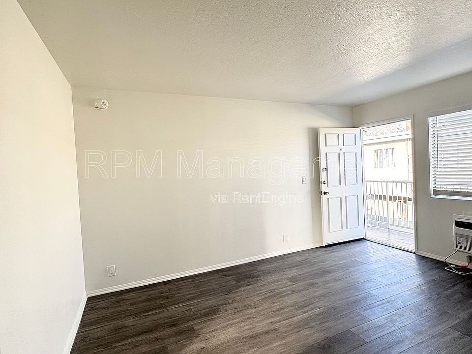 1st image of 6624 Sylmar Ave APT 9