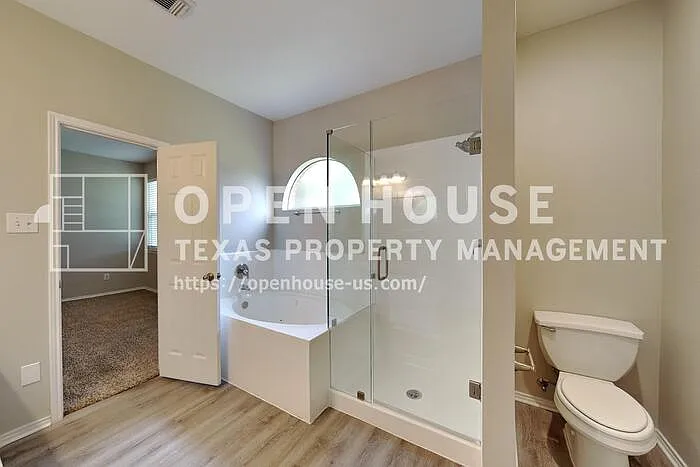 2021 Hickory Dr — Photo 11