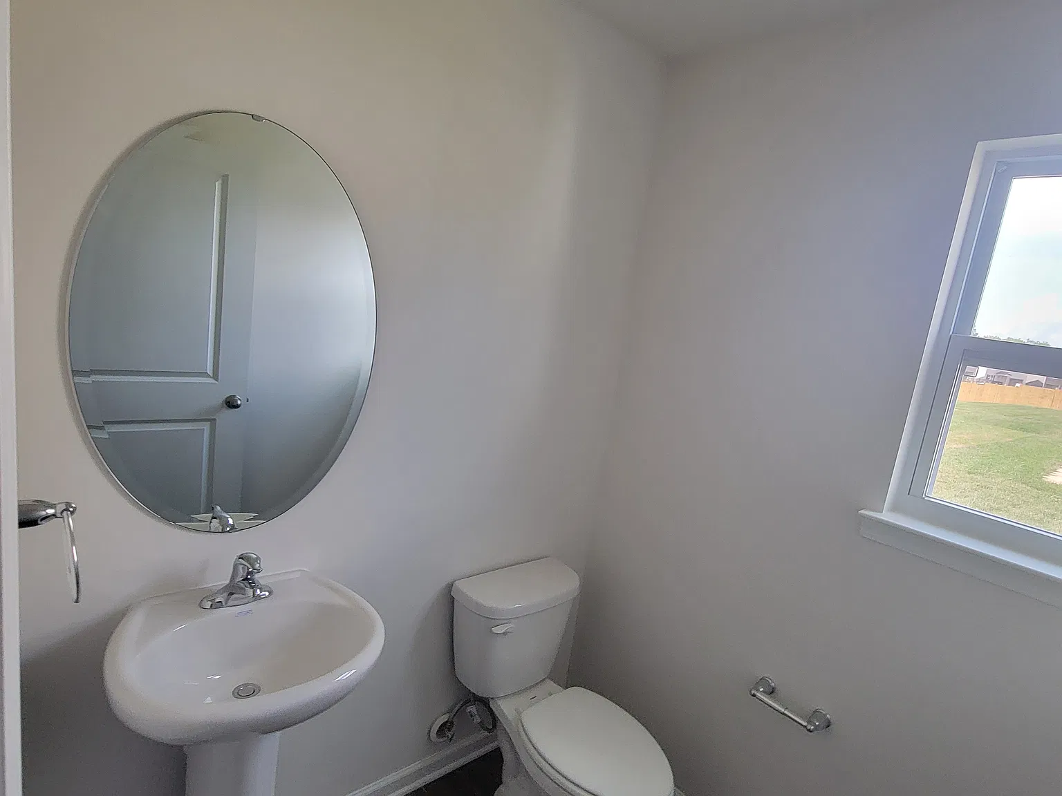 3 bed, 2.5 bath, $2,100 — Photo 3