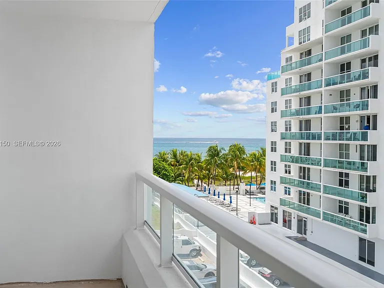 5005 Collins Ave #509 — Photo 3
