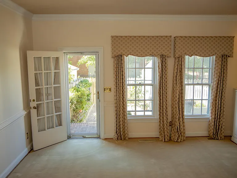 817 Botetourt Gdns — Photo 5