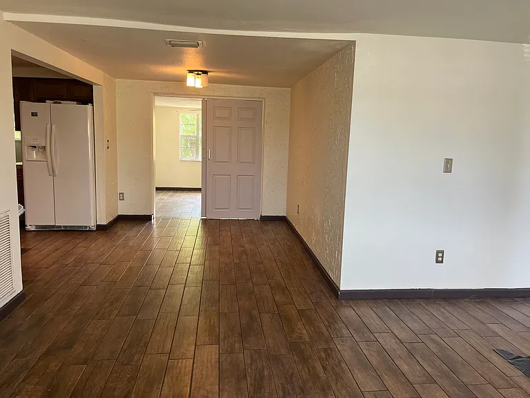 7349 Brighten Dr — Photo 2