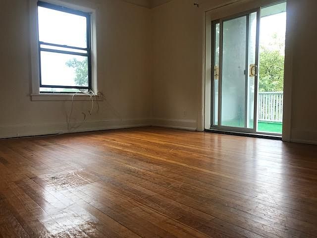 1st image of 142 Caryl Ave