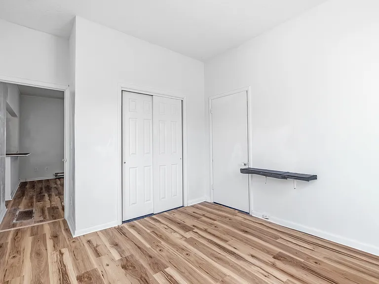 1010 W 2nd St #2 — Photo 10