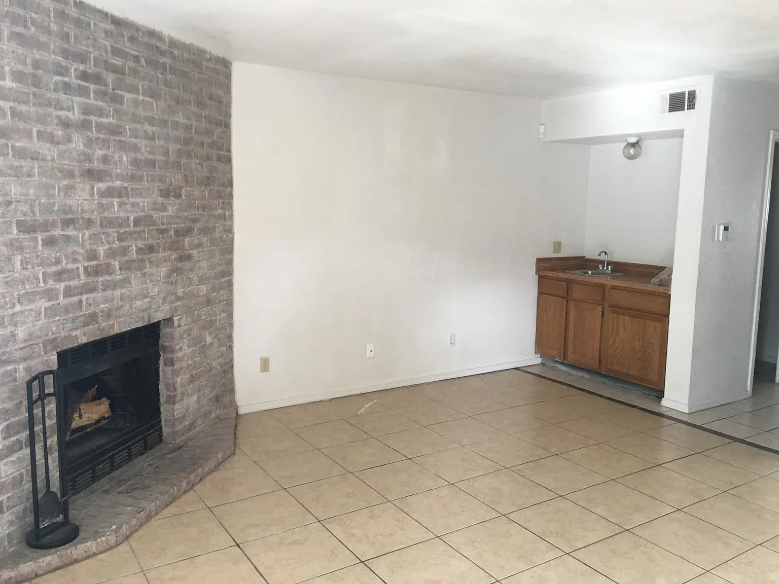 1403 Concord Dr — Photo 4