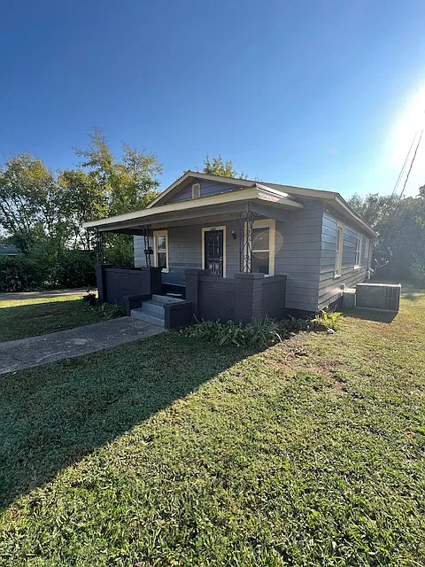 4 bed, 1256 sqft, $1,650 — Photo 1