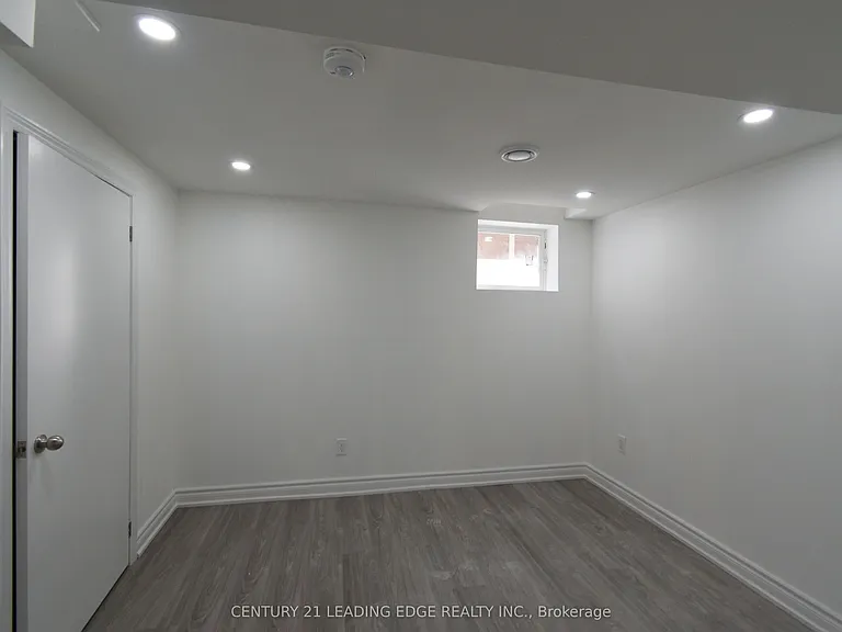 45 Lofthouse Dr — Photo 8