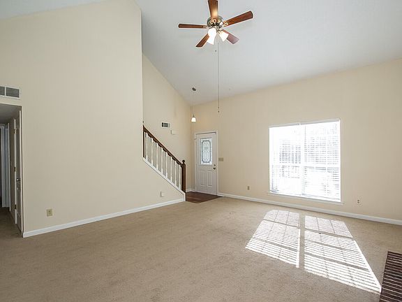 3rd image of 408 Streamview Ln