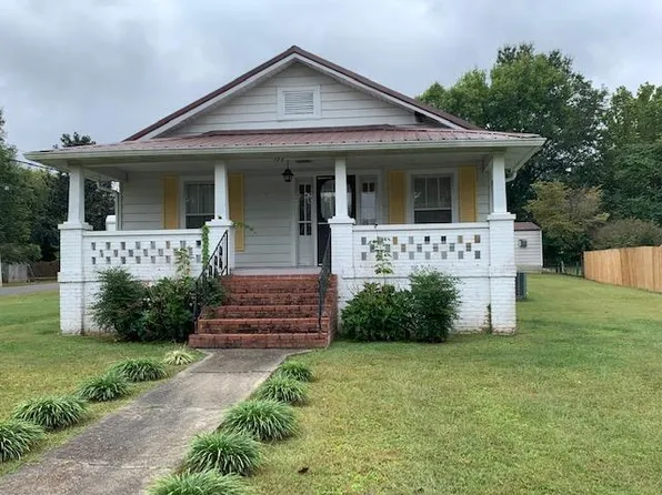 106 Laurel St, Bruceton, TN 38317
