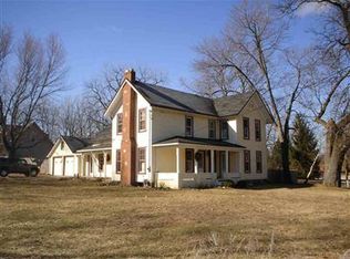 903 W Shiawassee Ave, Fenton, MI 48430