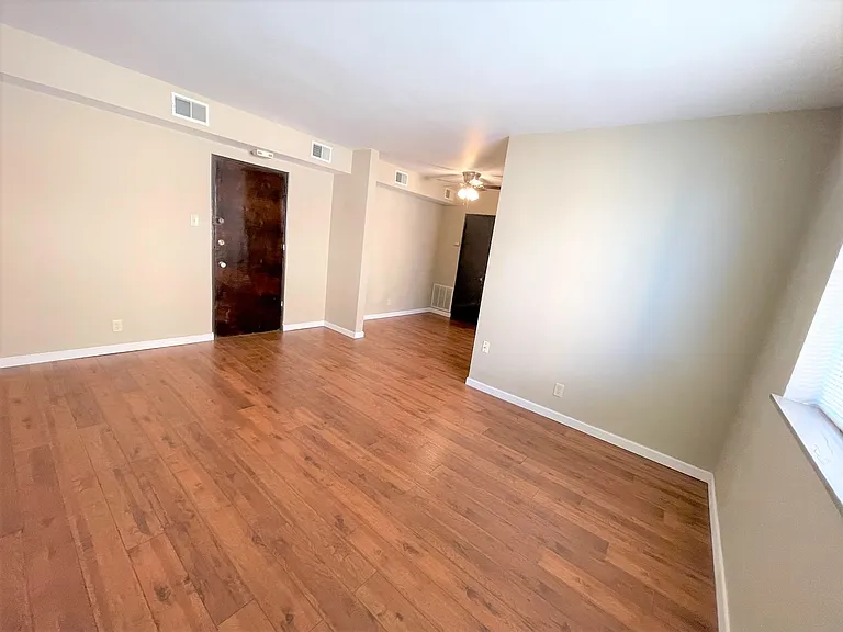 5712 Phillips Ave #B9 — Photo 86