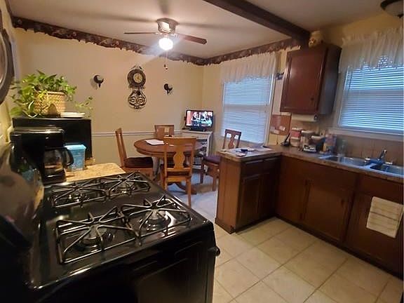 2nd image of 209 Orchard Dr W