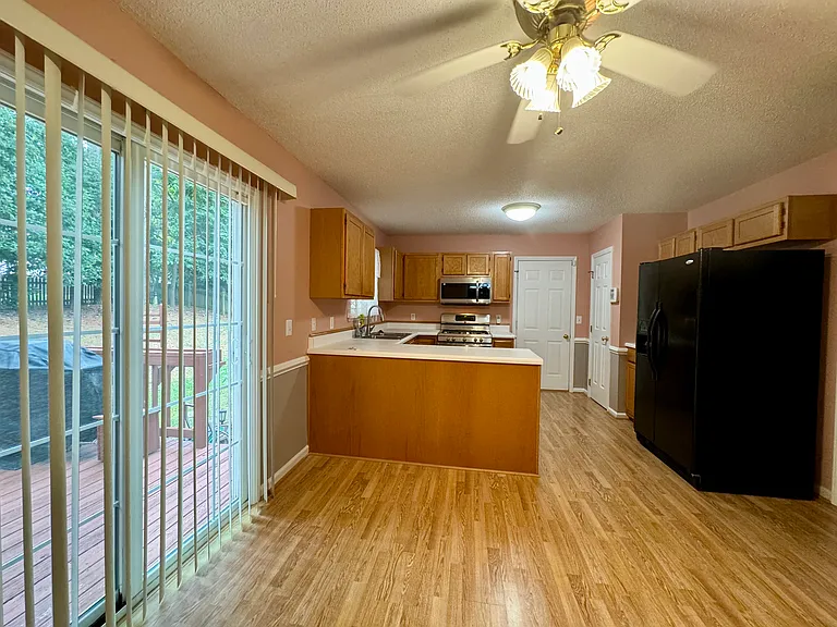 1117 Creek Haven Dr — Photo 21