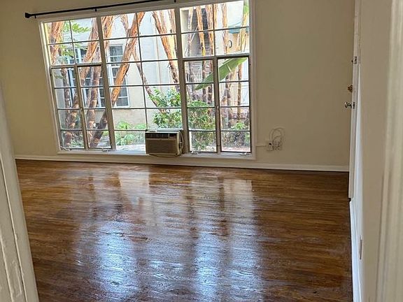 4th image of 1833-1839 Grace Ave #6536-2