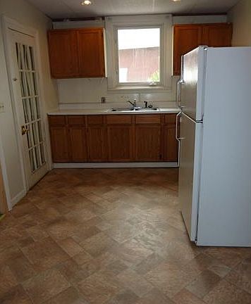 2nd image of 36 Brockway Pl
