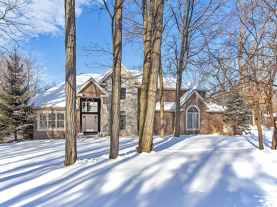 2nd image of 1120 S Lake Shore Dr Unit 34