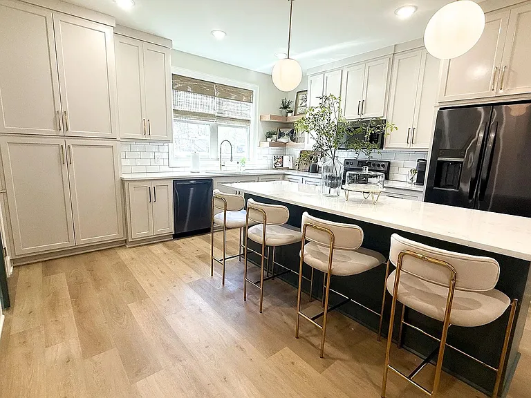 211 N Poplar St #211 — Photo 10