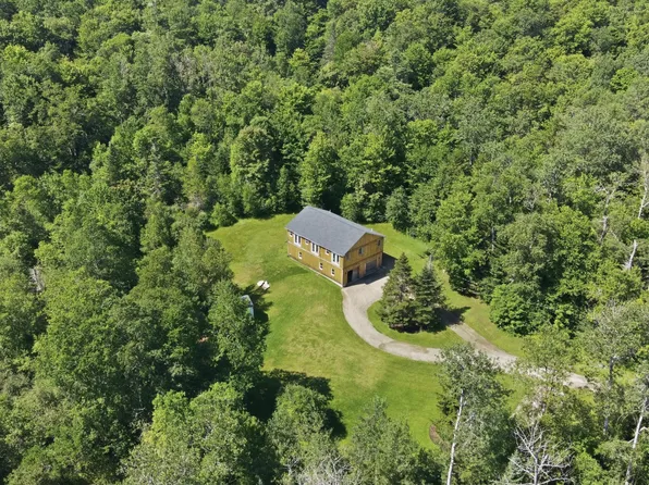 598 Main Rd, Savoy, MA 01256
