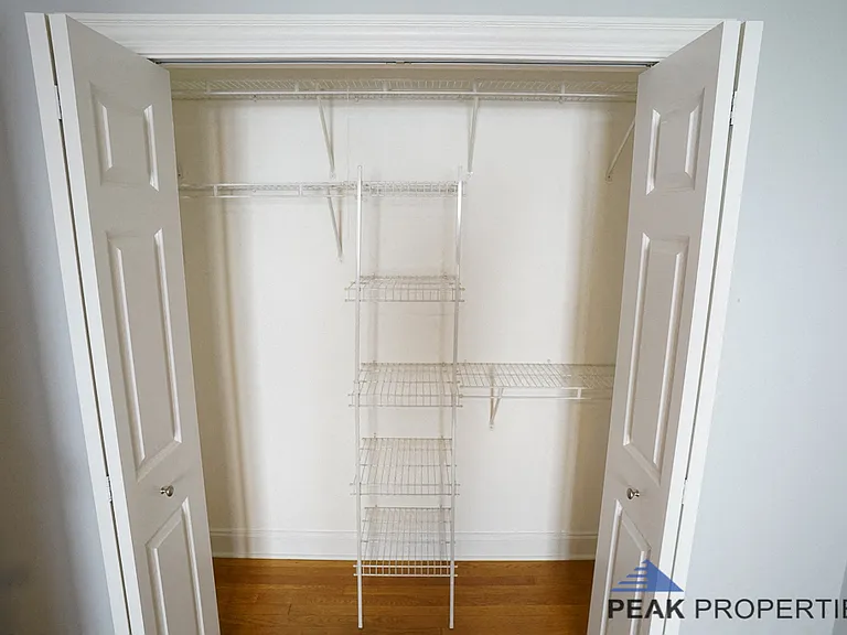 4889 N Ashland Ave — Photo 20