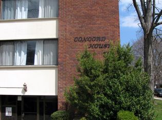 712 Farmington Ave APT 302, West Hartford, CT 06119