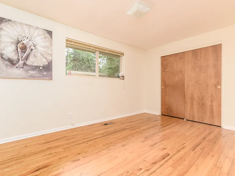 1400 S Gourley St #1400 — Photo 4