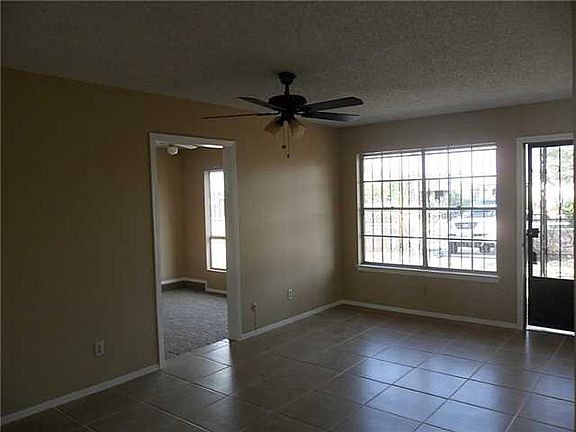 3rd image of 203 Caribe Cir