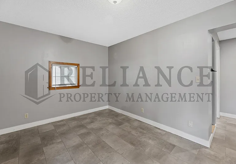6114 E Rockwood Rd — Photo 12