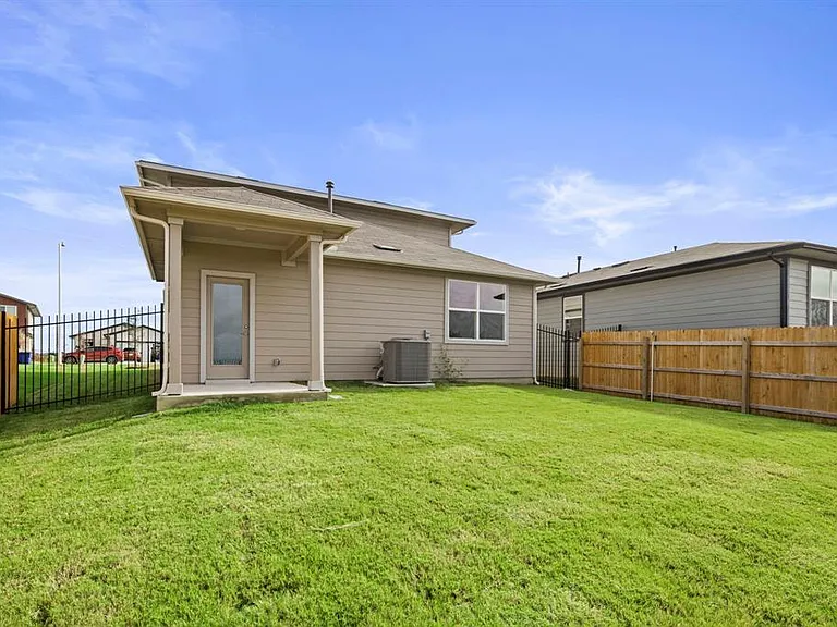 7911 Linda Michelle Ln — Photo 25