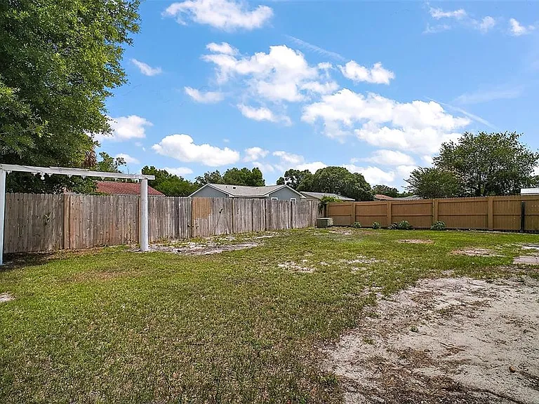 14884 SW 35th Cir — Photo 22
