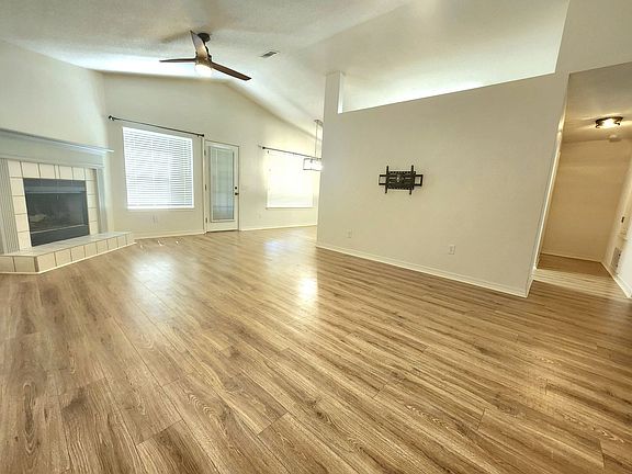 5th image of 2412 Portobella Pl