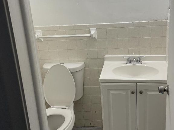 3rd image of 190 SE 12th Ave APT 3A