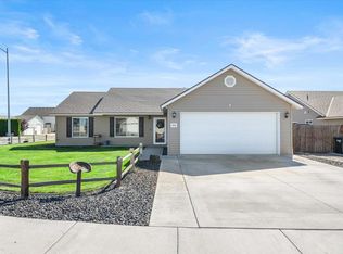 8908 Durham Dr, Pasco, WA 99301