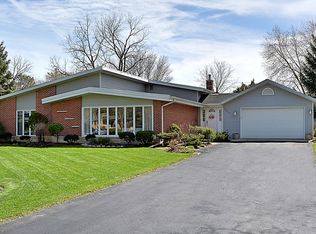 2049 Woodlawn Rd, Northbrook, IL 60062