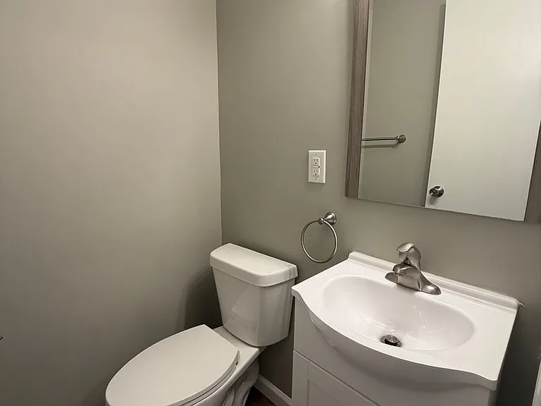 1518 Eastview Ave — Photo 12