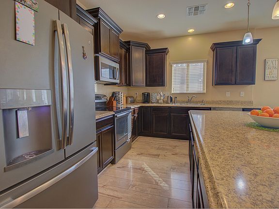 5th image of 759 W Judi Dr