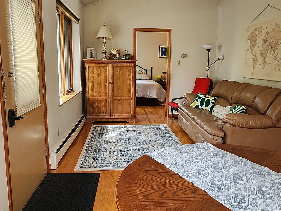 1st image of 1837 Bushkill Dr #B