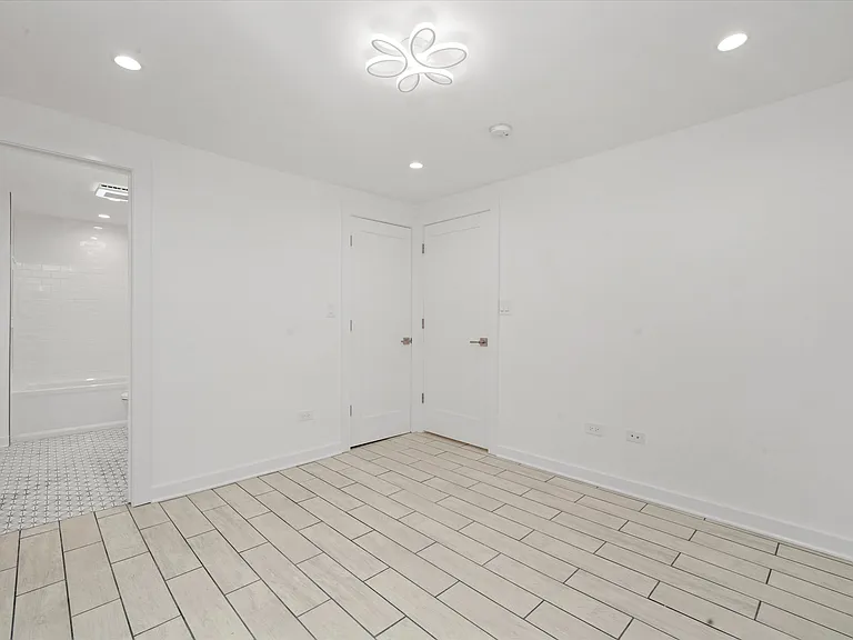 2203 W Giddings St #G — Photo 11