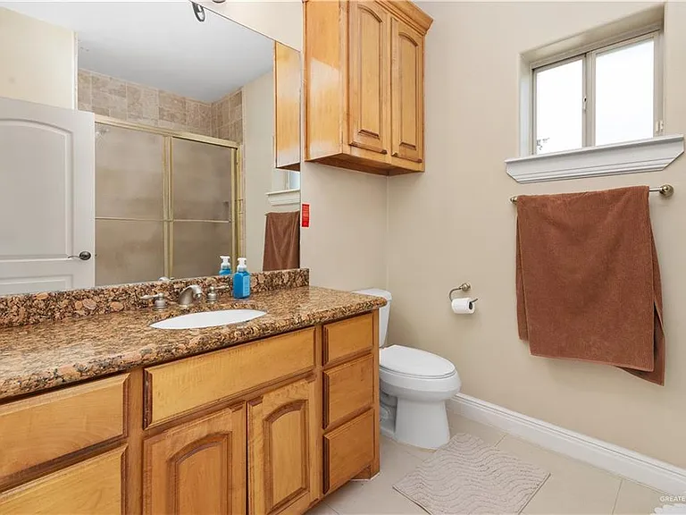 2401 W Rhin Dr — Photo 18