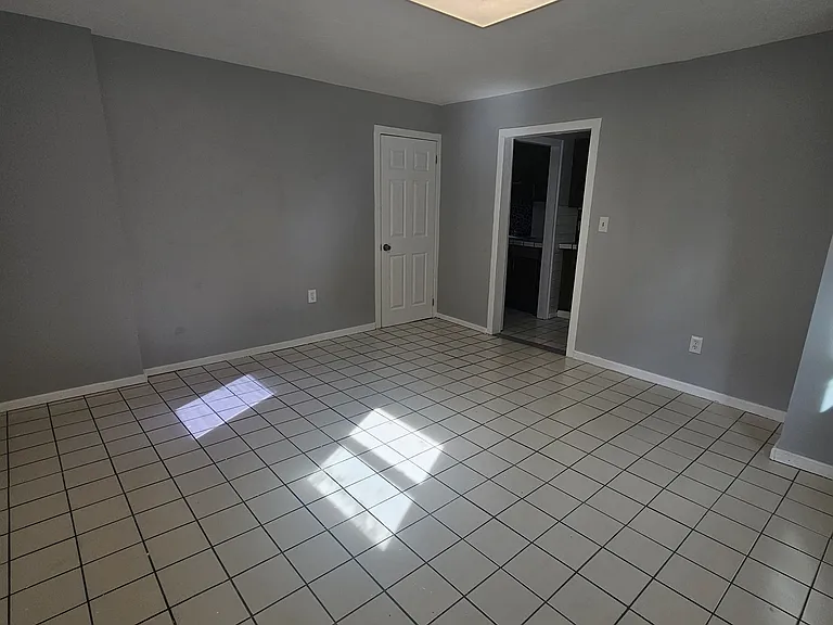 106 Rockwell Ave #1 — Photo 5