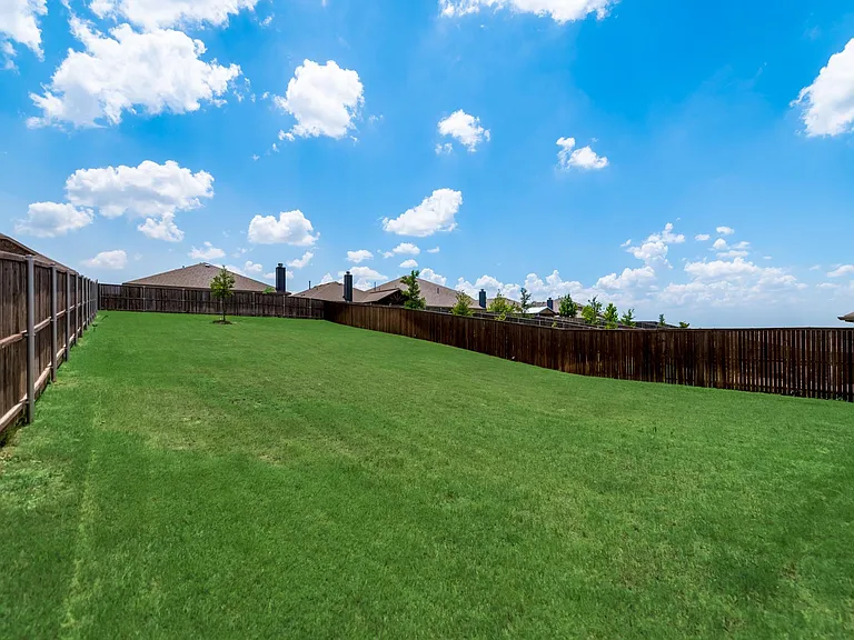 1216 Gibson Dr — Photo 35
