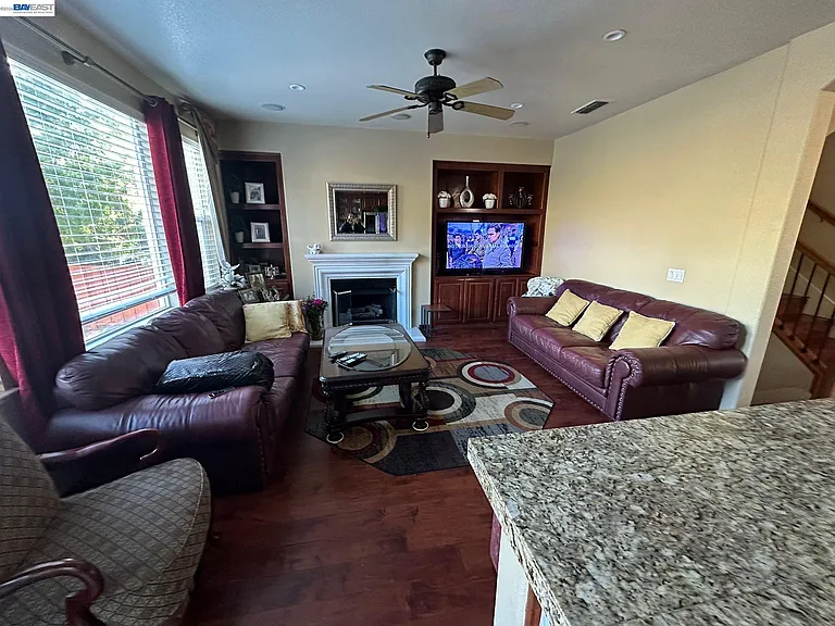 1013 Ridgeview Dr — Photo 9