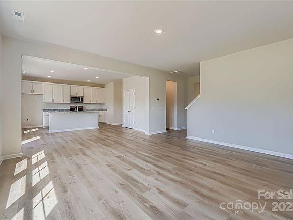 5th image of 114 Red Cedar Ln