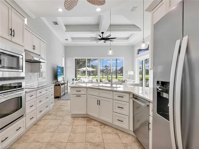 7864 Valencia Ct — Photo 19