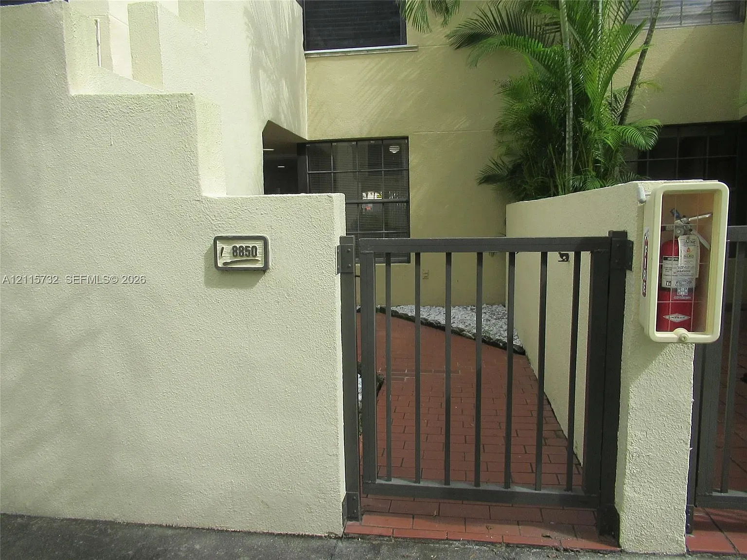 Elan At Calusa Condo V — Photo 1