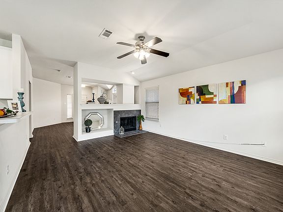 4th image of 3101 Candlebrook Dr