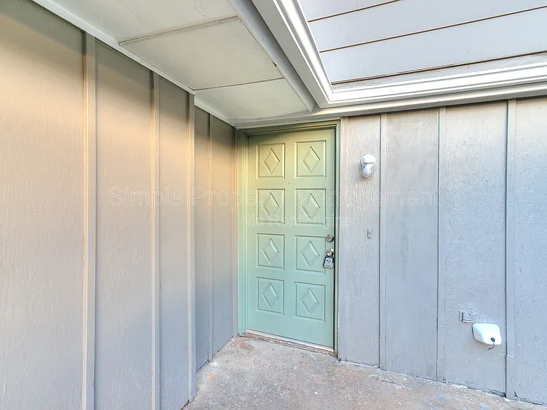 8510 Candlewood Dr — Photo 3