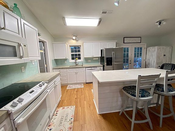 5th image of 3531 Lakewood Pl