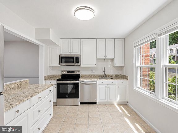 2nd image of 8398 Uxbridge Ct
